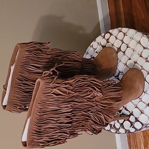 Mojo Moxy high heeled fringe boots never worn camel size 6M